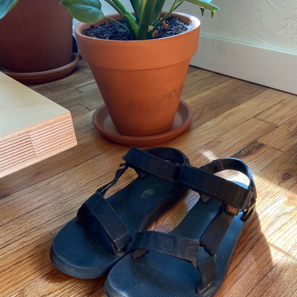 Black Tevas